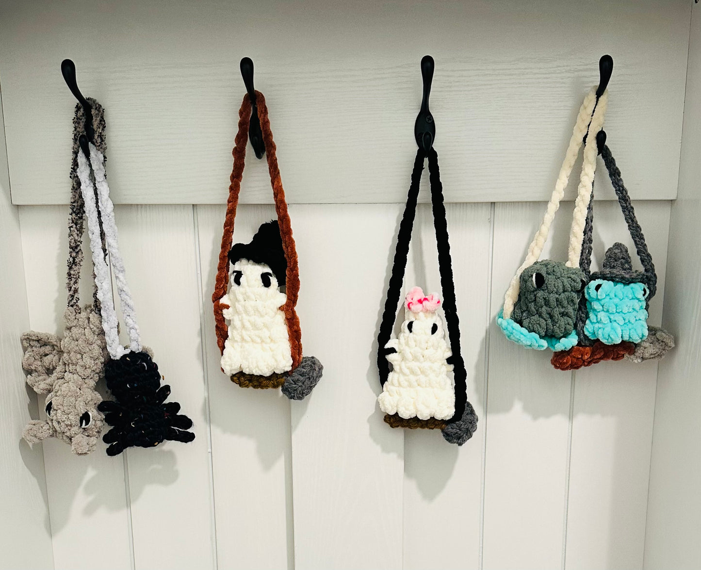 Halloween Hanging Friends